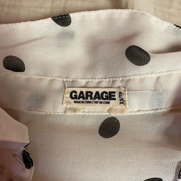 Adorable Garage Button Up - Picture 4 of 4